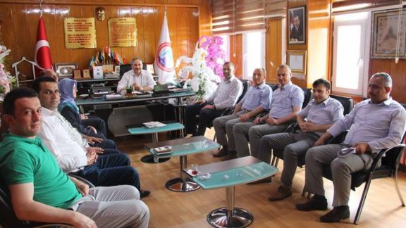 Milli Eğitim Müdürümüz Okul Müdürleri ile Çamaş Belediye Başkanımız Sayın Alahitdin GİDEN´i ziyaret etti.