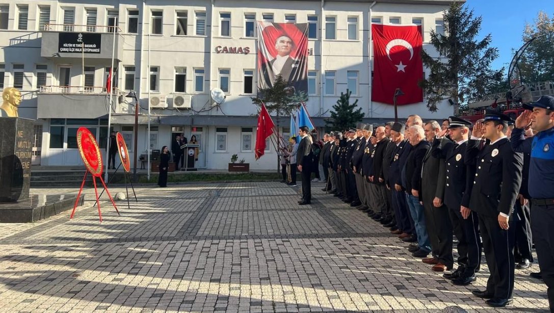 10 Kasım Atatürk'ü Anma Günü Münasebetiyle Çelenk Sunma Töreni Gerçekleştirildi